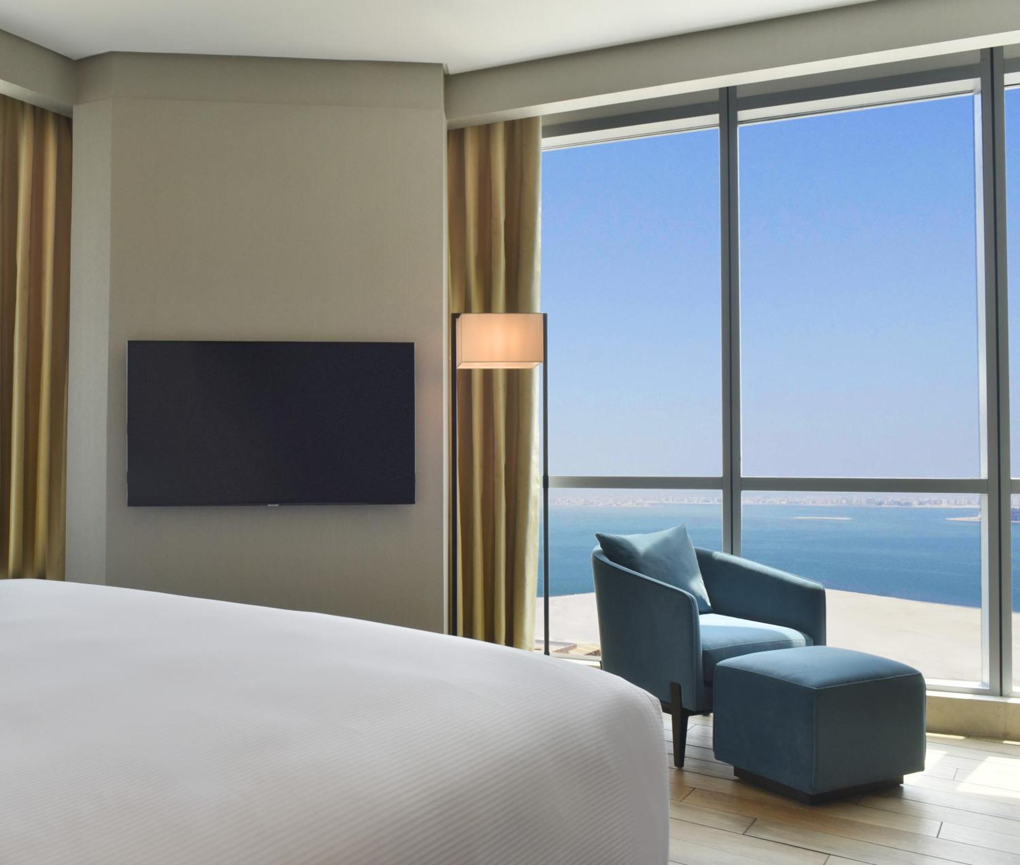 Hilton Bahrain Hotel Манама Екстериор снимка A bedroom at the hotel