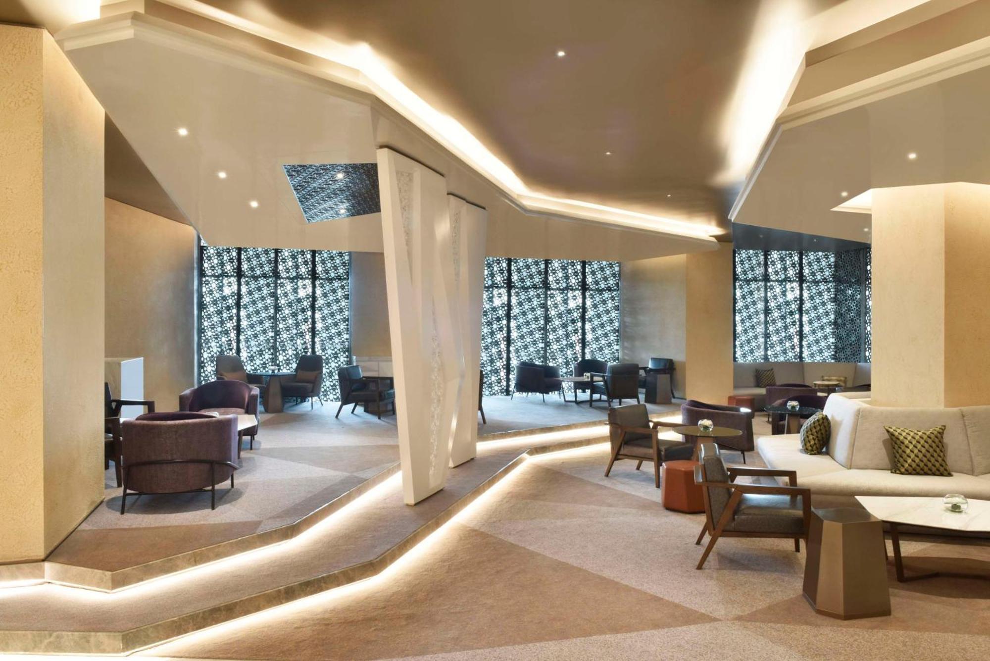 Hilton Bahrain Hotel Манама Екстериор снимка The lounge at the airport