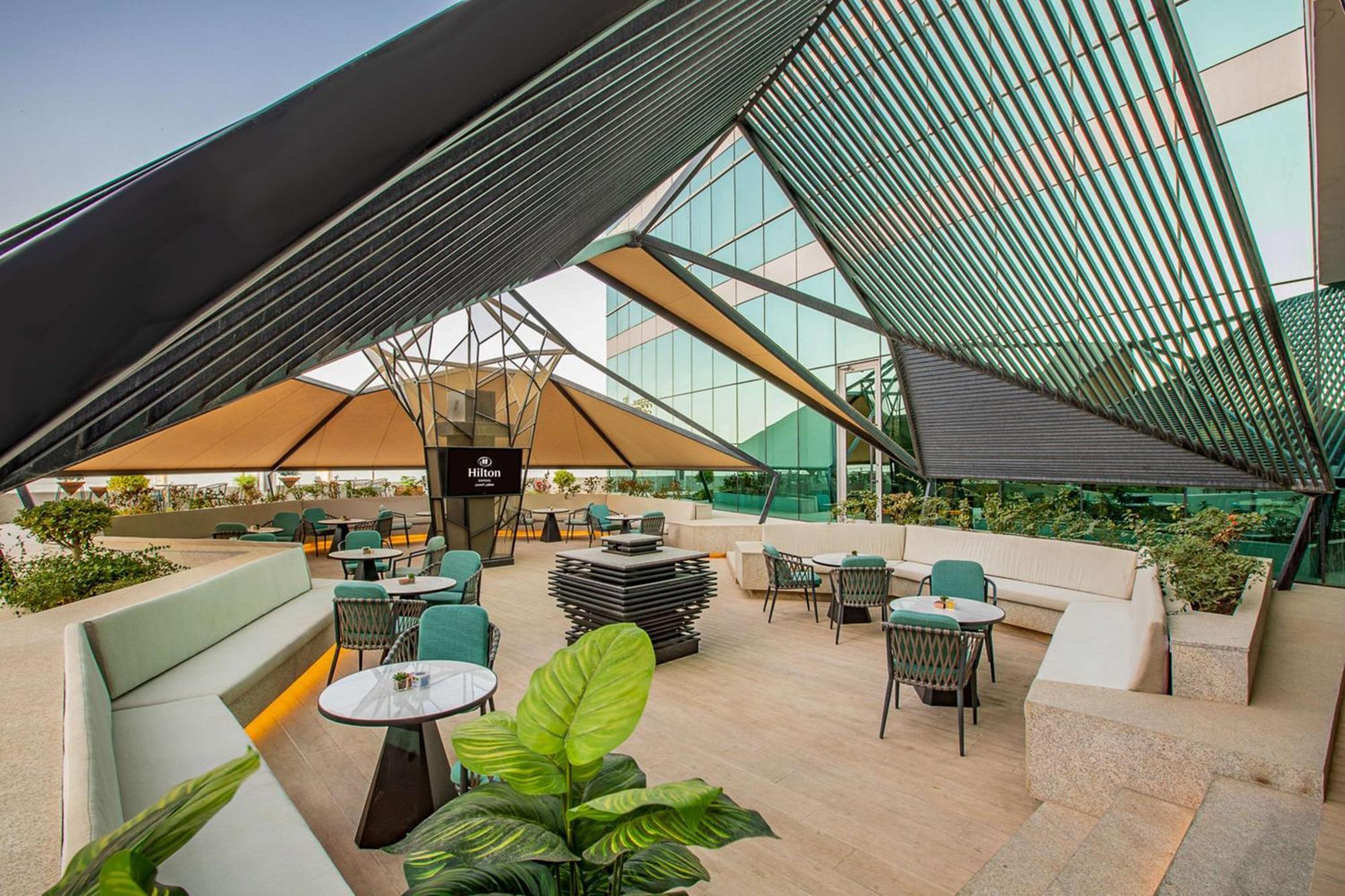 Hilton Bahrain Hotel Манама Екстериор снимка The Sky Bar