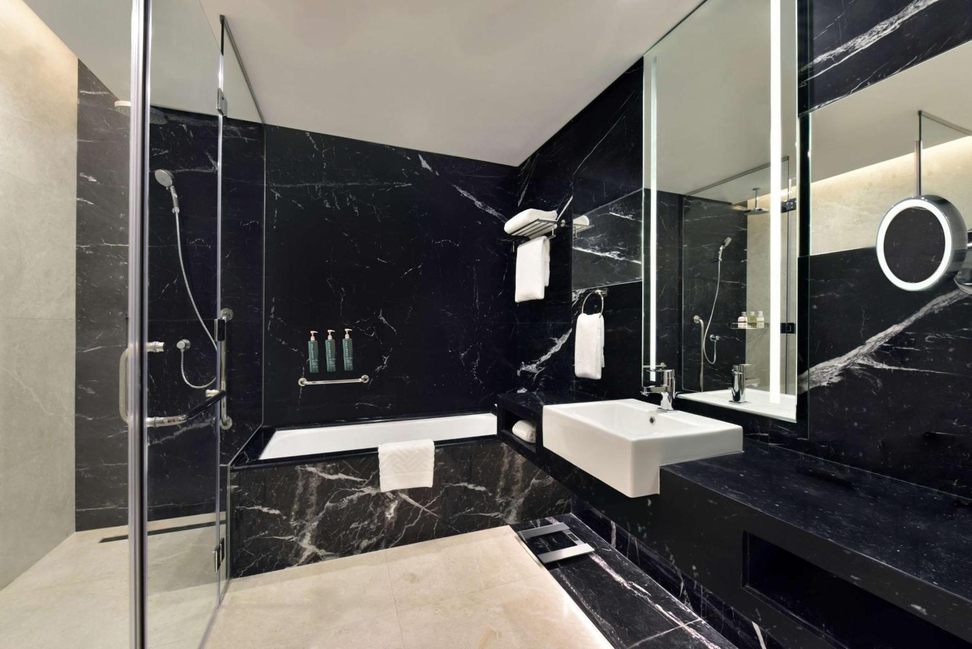 Hilton Bahrain Hotel Манама Екстериор снимка